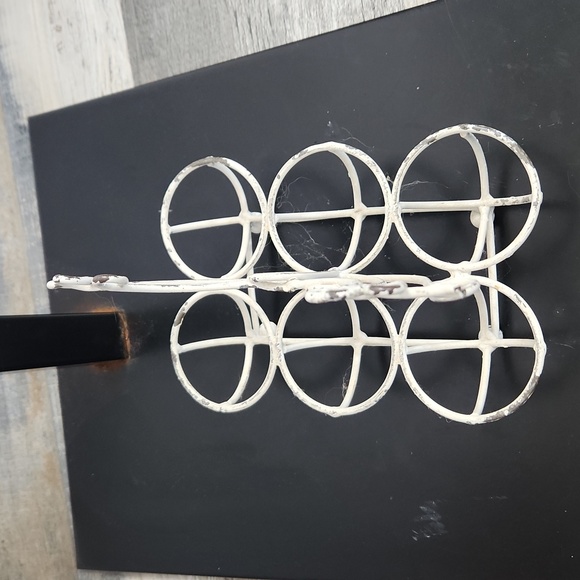 Farmhouse Shabby Chic Egg Holder - Picture 4 of 5